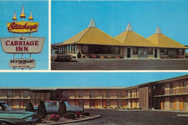 Altamont, Illinois 1960s Postcard Stuckeys Carriage Inn Motel promotional advertising picture