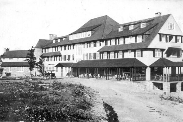 Hotel in the Poconos - black and white historical image outside view