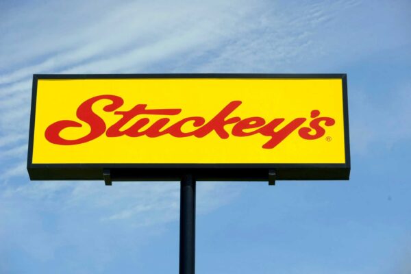 Stuckey's Outdoor Sign Image in yellow and red