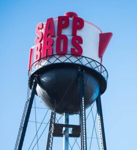 Picture of the Sapp Bros. coffeepot water tower in Percival, Iowa.